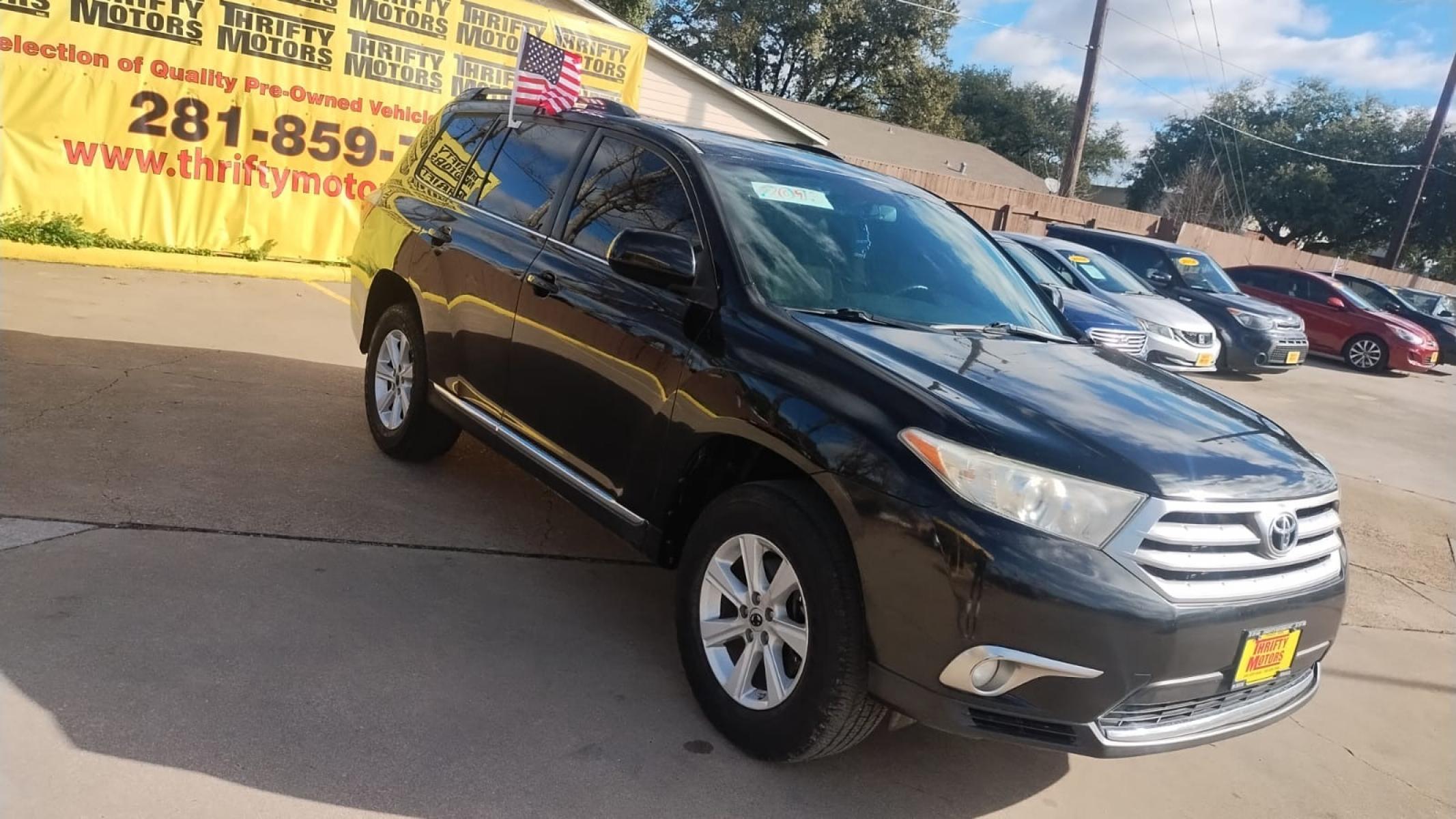 2013 Toyota Highlander Base 2WD V6 (5TDZK3EH4DS) with an 3.5L V6 DOHC 24V engine, 5-Speed Automatic transmission, located at 16710 Clay Rd., Houston, TX, 77084, (281) 859-7900, 29.834864, -95.656166 - Photo #2